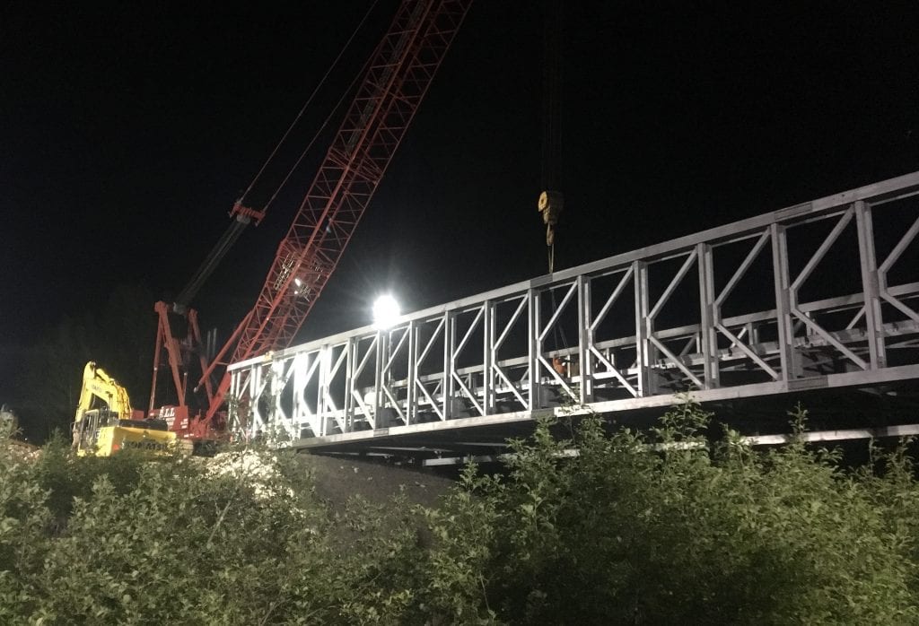 Algonquin replacement bridge crane lift at Chin River Highway 625