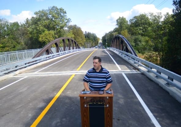 Mayor speaks at opening of vehicular truss bridge