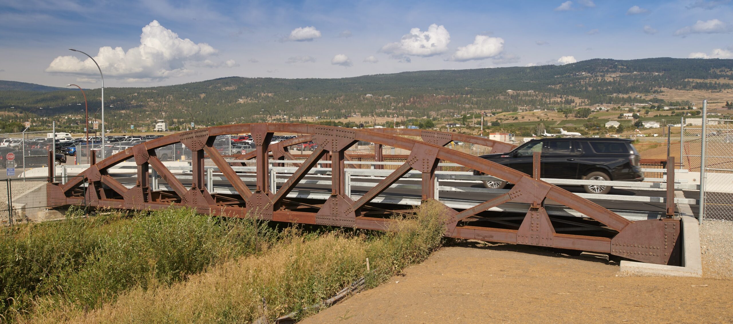 Side view of T1000 Bowstring Bolted Truss Bridge