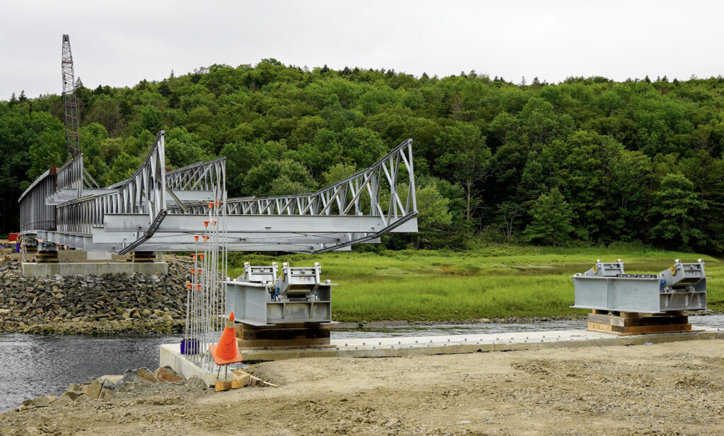Can also be cantilever launched