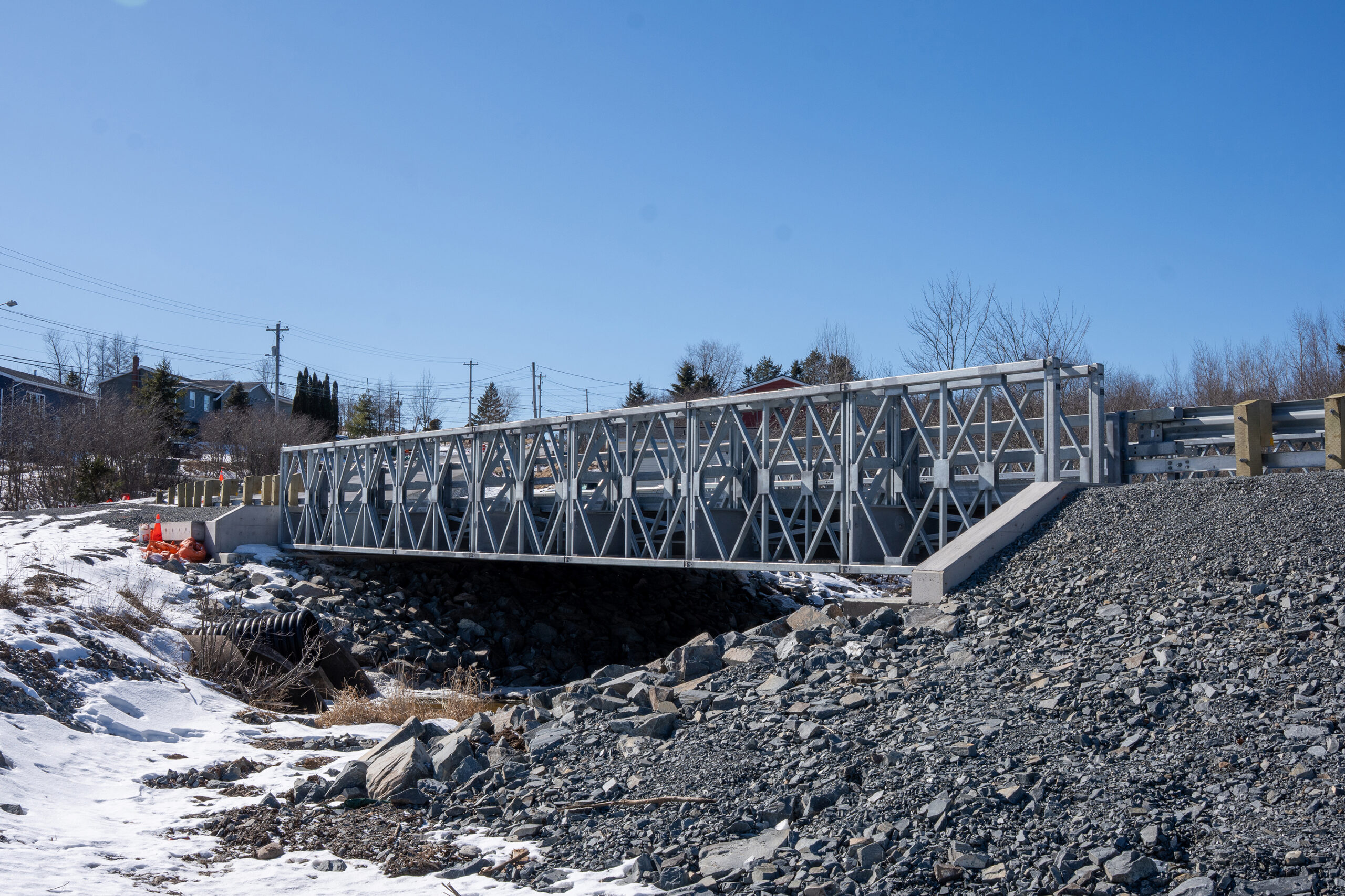 Angled view of Algonquin R800 Modular Panel Bridge